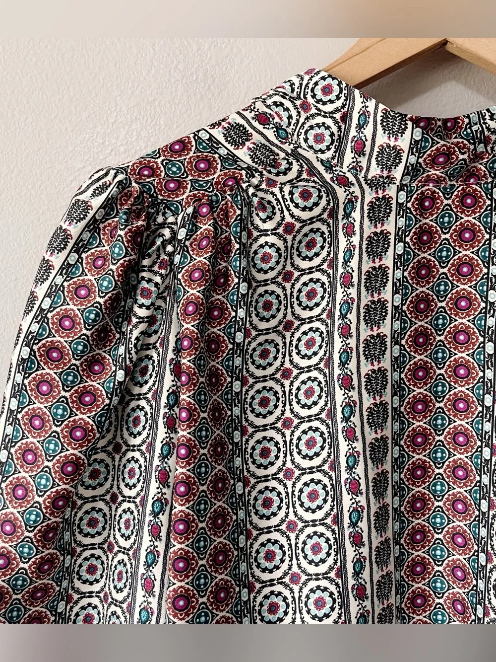 Ann Taylor LOFT NWT Satin Geometric Print Blouse Puff Sleeve Tie Back XS Petite
